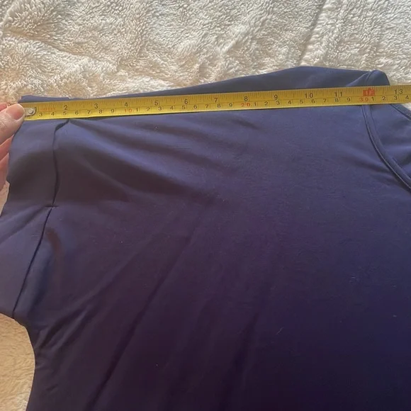 NWOT Zenana Navy Crewneck Roll-Sleeve Curved-Hem Tunic Tee - Picture 8 of 9